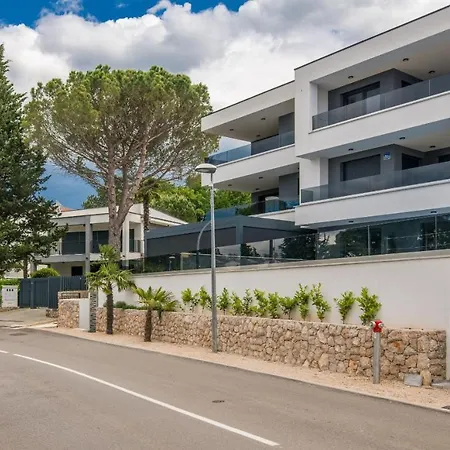 King Luxury With Private Pool *