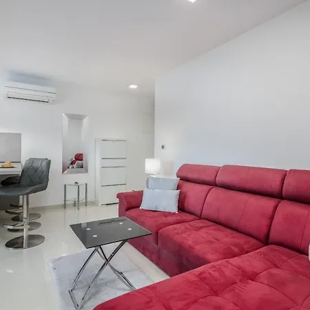 아파트 King Luxury With Private Pool 말린스카