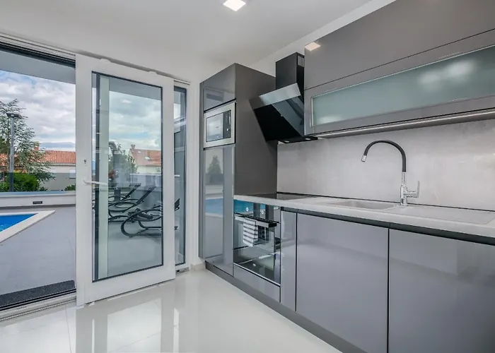 Daire King Luxury With Private Pool Malinska