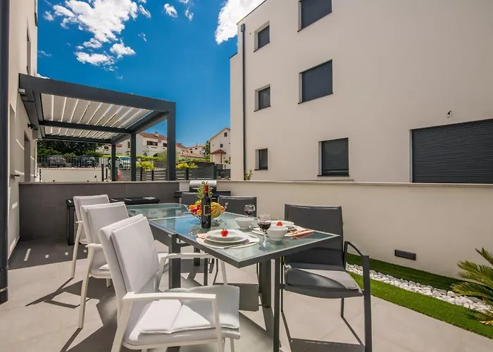 King Luxury With Private Pool * Malinska